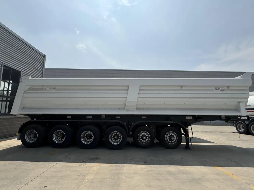 HUAYU 6-axle rock-body tipper for mineral haulage