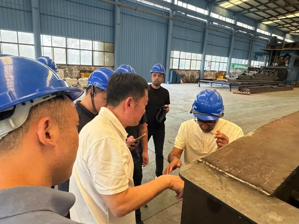 HUAYU management and UAE engineers discussing trailer specifications and cooperation terms