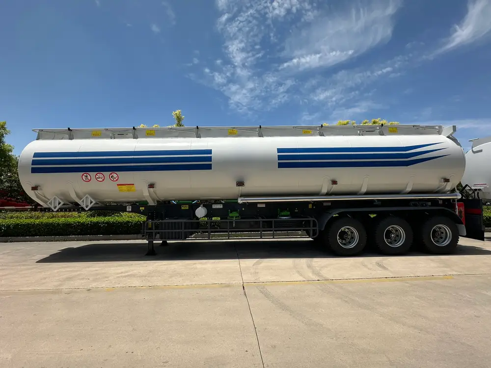3 Axle 45000L Carbon Steel Fuel Tanker Semi Trailer