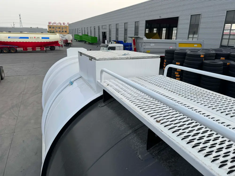 Top Catwalk Handrail and Aluminum Toolbox