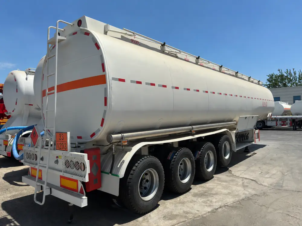 4 Axle 54000L 7 Compartment Fuel Tanker Semi Trailer