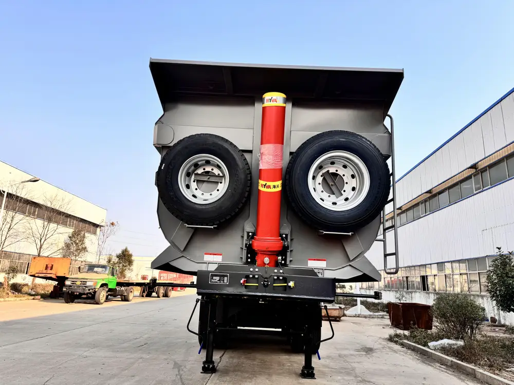 HUAYU U shape rock body tipper rear view with HYVA cylinder